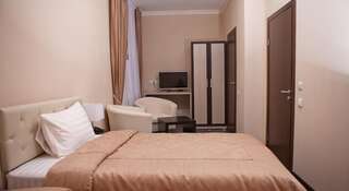 Гостиница Travel Пермь Двухместный номер «Комфорт» с 1 кроватью или 2 отдельными кроватями-5
